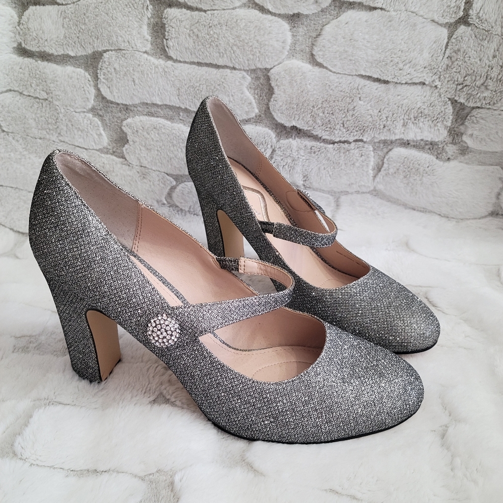 Nina Womens Size 10 Silver Metallic Mary Jane Pumps with Rhinestone Button
